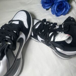 Nike Women's Dunk Black and White